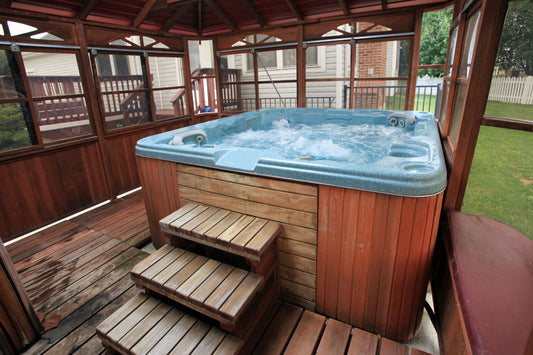 Should I Choose a Chlorine/Bromine or Saltwater Hot Tub?
